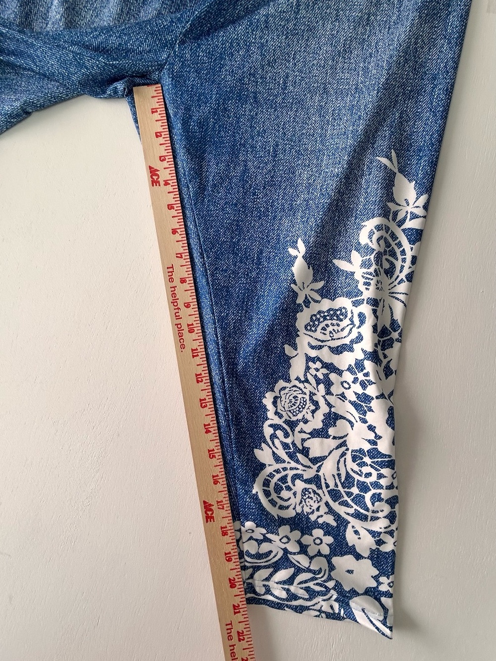 Trompe L'oeil Printed Denim Look Cropped Leggings White Floral Lace Trim - Picture 4 of 10
